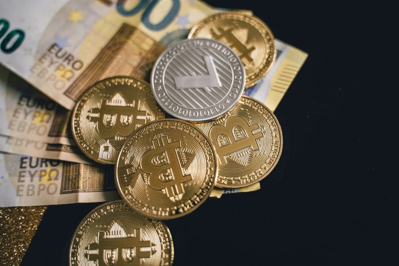 Crédit Agricole's CACEIS Launches EURXT Euro Stablecoin on Ethereum